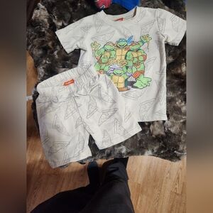 Teenage Mutant Ninja Turtles Kids Shirt And Shorts Set Size 3t Like New!